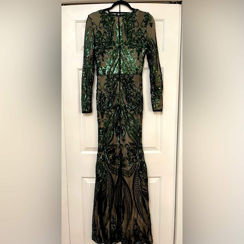 Green/nude maxi long sleeve. Fully lined. Size small